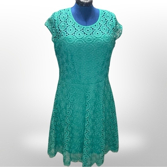 Luxology Dresses & Skirts - Green Dress by Luxology Layered Lace Midi Scoop Neck Zip Up Fit & Flare Size L